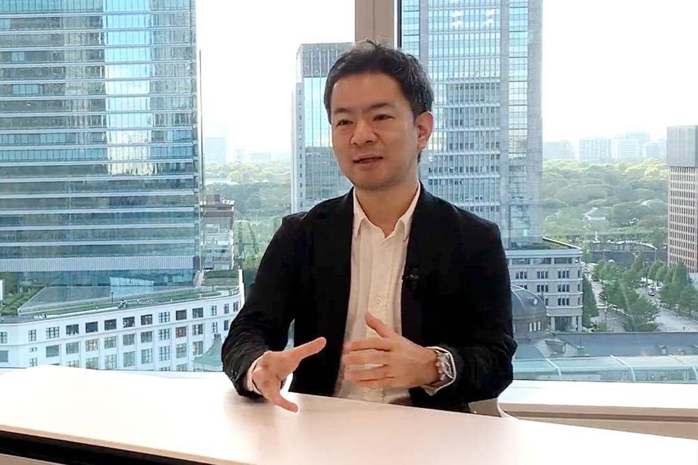 経営企画・海外事業 執行役員：小沼 佳久